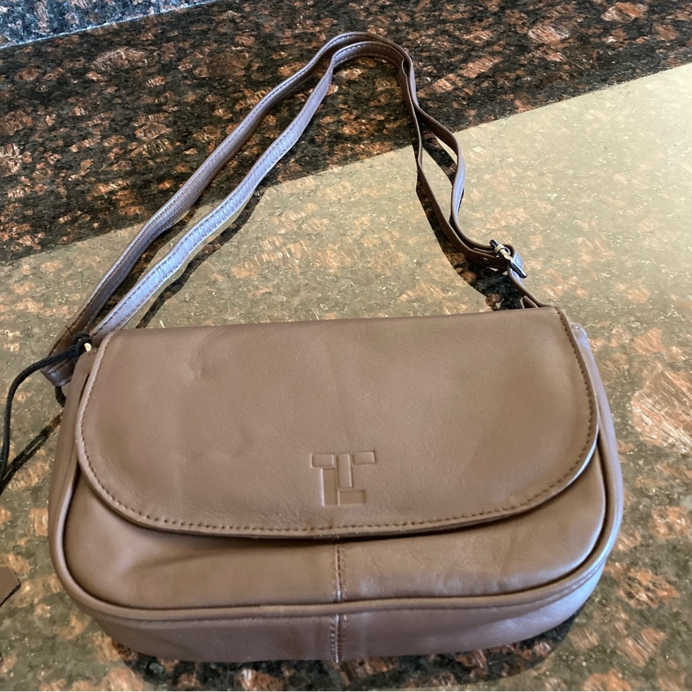 Italian Vera Pelle Brown Shoulder Bag with Curved Shape and Flap Closure